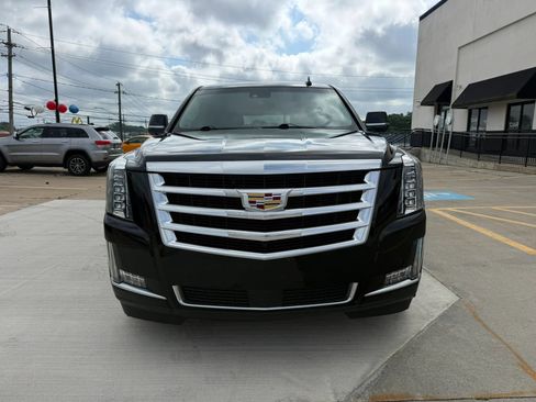 Used 2018 Cadillac Escalade Premium Luxury w/ LPO, Radiant Package AWD/4WD image 4