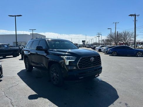 Used 2023 Toyota Sequoia Platinum image 3