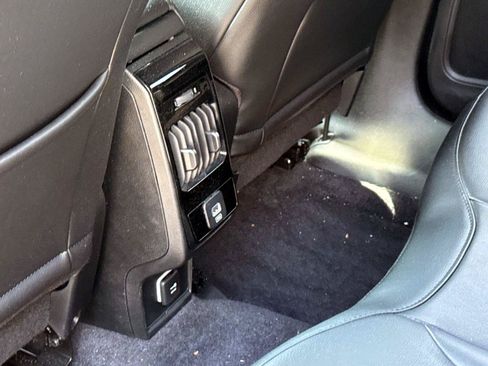 Used 2023 Jeep Compass Latitude AWD/4WD image 8