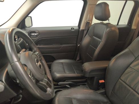 Used 2017 Jeep Patriot High Altitude FWD image 17