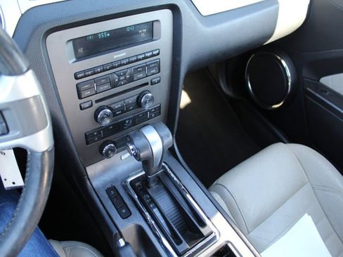 Used 2012 Ford Mustang Premium image 17