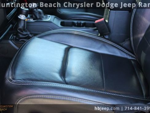 Used 2021 Jeep Wrangler Unlimited Sahara image 39