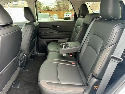 New 2026 Nissan Pathfinder SL image 31