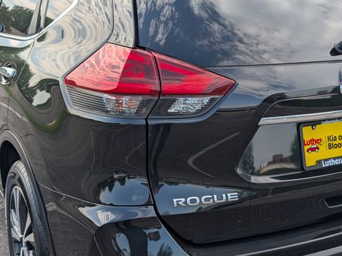 Used 2018 Nissan Rogue SL AWD/4WD image 17