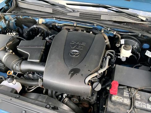 Used 2019 Toyota Tacoma TRD Sport AWD/4WD image 31