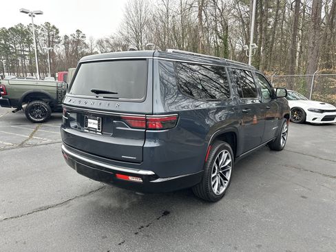 Used 2024 Jeep Wagoneer L Series III w/ Premium Group I image 9