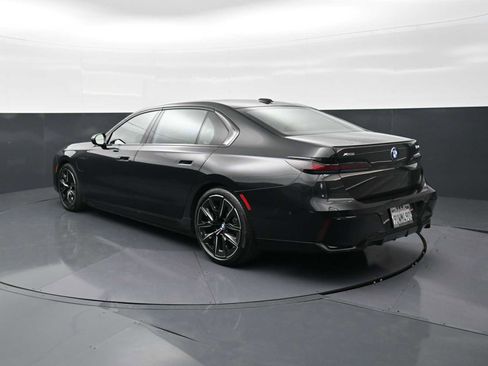 Used 2025 BMW 750e xDrive image 7