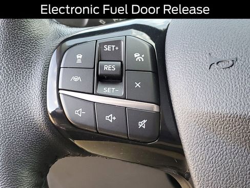 Used 2021 Ford Escape SE w/ SE Sport Appearance Package image 11