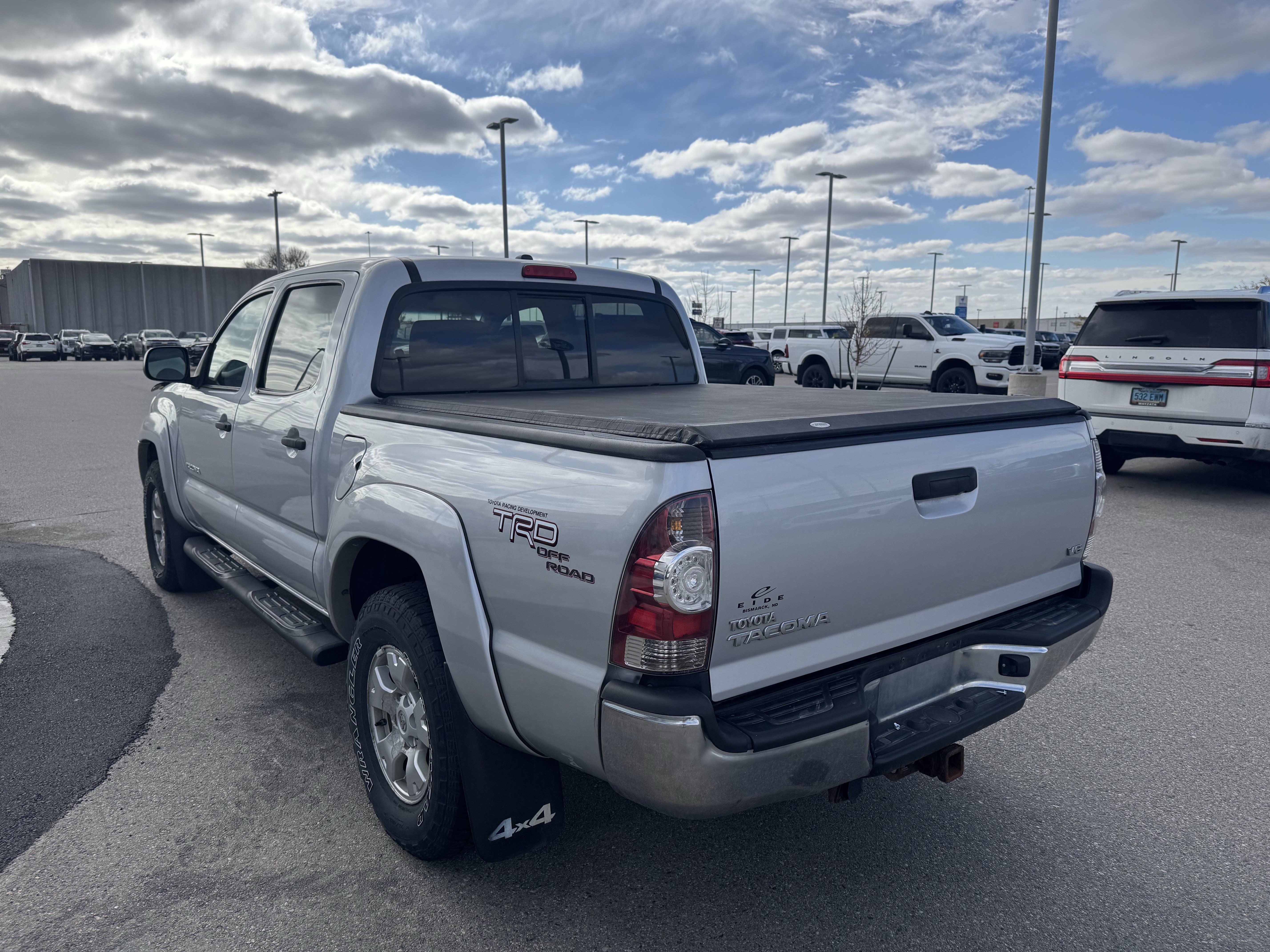 Used 2011 Toyota Tacoma 4x4 Double Cab w/ TRD Off-Road Pkg image 4