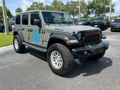 Used 2023 Jeep Wrangler Unlimited w/ Sun & Screen Package AWD/4WD image 3