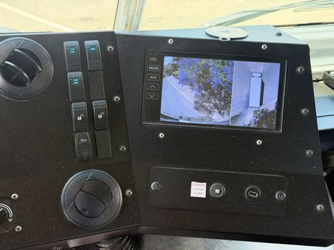 Used 2019 Ford E-450 and Econoline 450 Super Duty RWD image 8