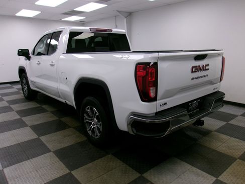 Certified 2023 GMC Sierra 1500 SLE w/ Preferred Package image 15