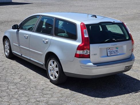 Used 2007 Volvo V50 2.4i FWD image 10