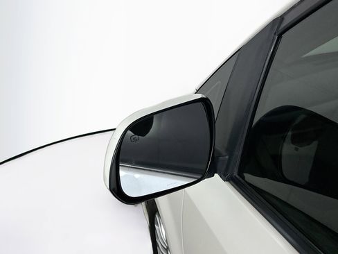 Used 2015 Toyota Sienna XLE image 16