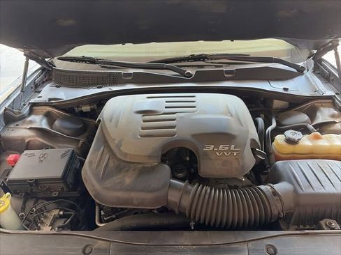 Used 2017 Dodge Charger SXT RWD image 40