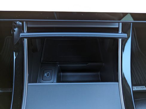 Used 2024 Land Rover Range Rover Evoque Dynamic SE image 23