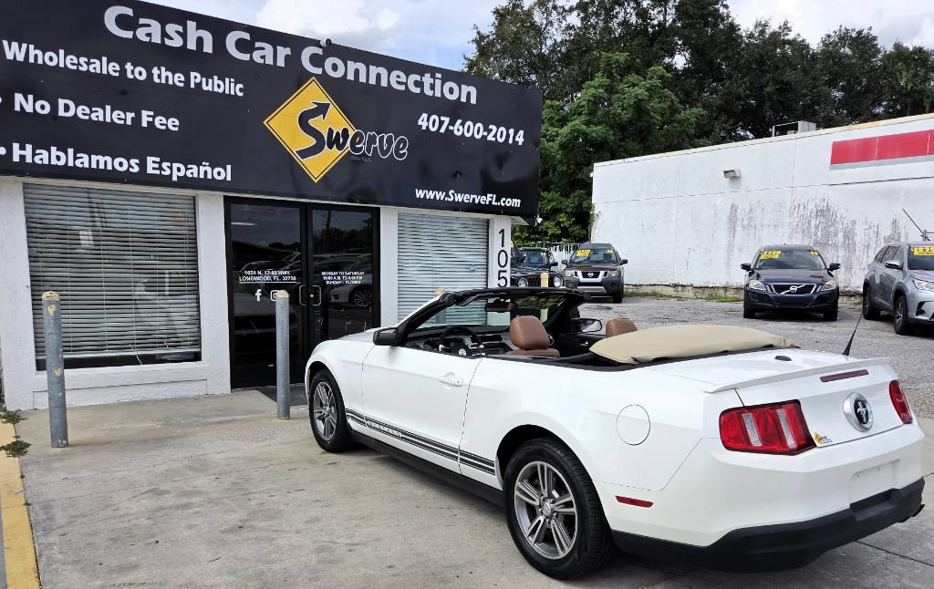 Used 2010 Ford Mustang Convertible RWD image 13