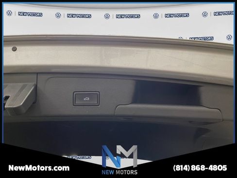 Used 2021 Volkswagen Atlas Cross Sport SE w/ Panoramic Sunroof Package AWD/4WD image 17