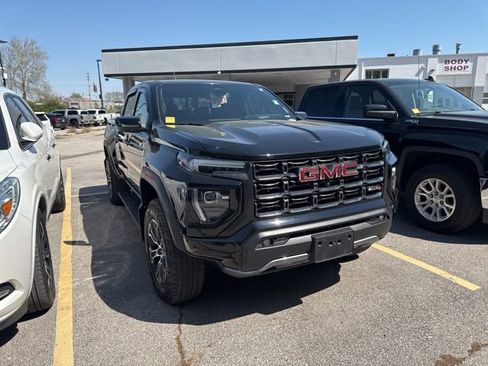 Used 2023 GMC Canyon AT4 w/ AT4 Premium Package image 4