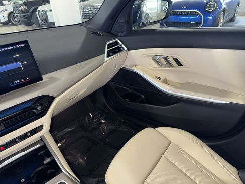 Used 2025 BMW 330i Sedan w/ Convenience Package RWD image 27