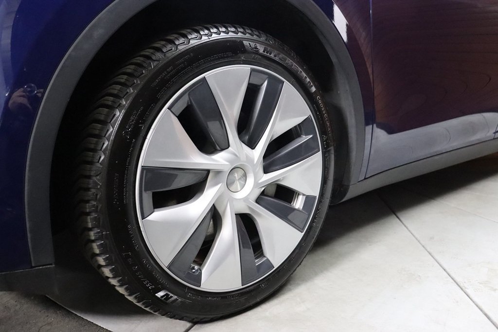 Used 2022 Tesla Model Y Long Range AWD/4WD image 5