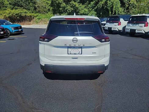 New 2026 Nissan Rogue SV w/ SV Premium Package AWD/4WD image 3