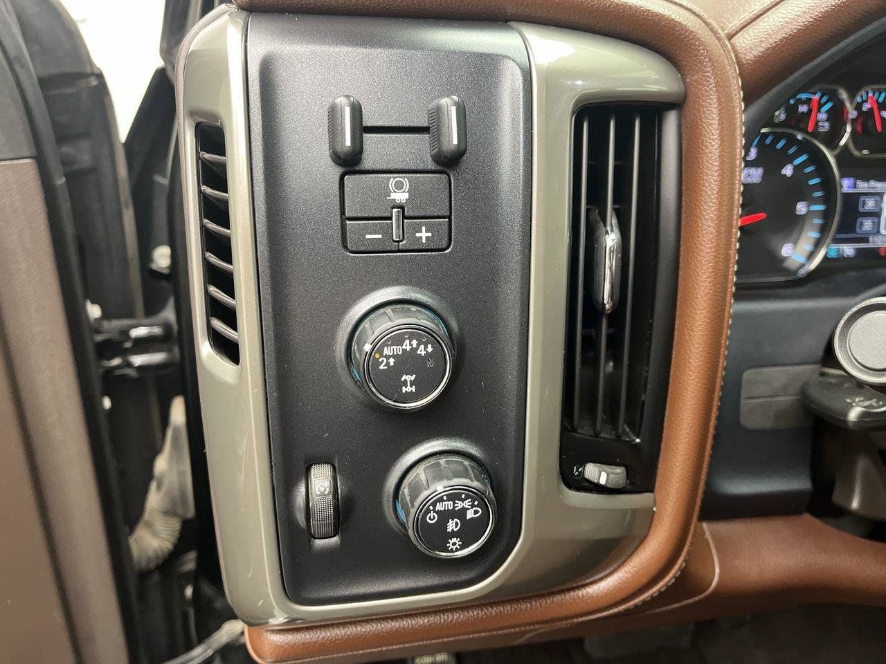 Used 2018 Chevrolet Silverado 1500 High Country w/ LPO, Protection Package AWD/4WD image 18
