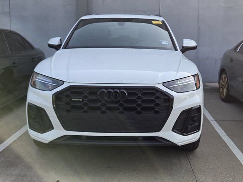 Used 2024 Audi Q5 2.0T Premium w/ Summer of Audi Package AWD/4WD image 4