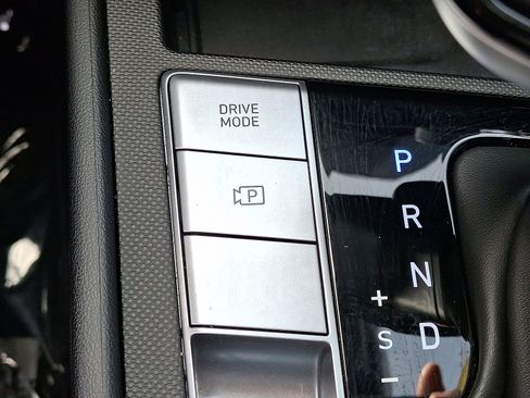 Used 2023 Hyundai Elantra Limited image 24