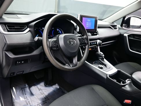 Used 2024 Toyota RAV4 LE AWD/4WD image 12