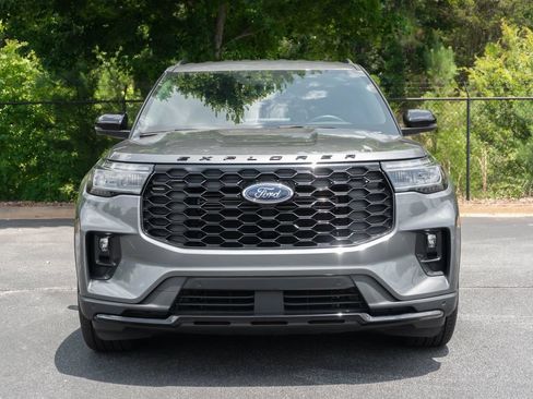 Used 2025 Ford Explorer ST-Line w/ Premium Package RWD image 6