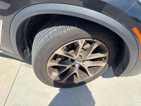 Used 2019 BMW X5 xDrive40i w/ Premium Package 2 AWD/4WD image 23