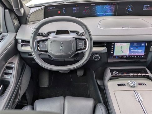 New 2025 Lincoln Navigator Reserve w/ Jet Appearance Package image 15