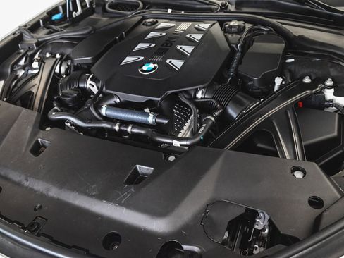 Used 2023 BMW 760i xDrive image 45