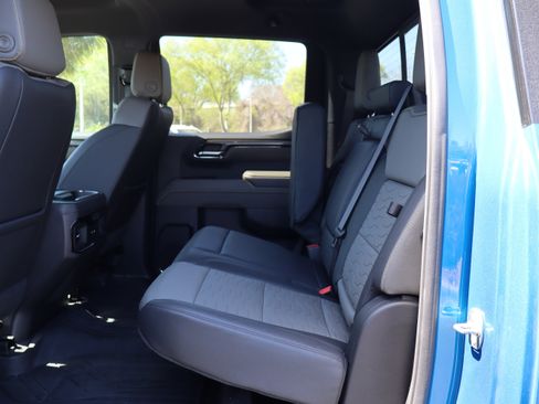 Used 2024 Chevrolet Silverado 1500 ZR2 w/ Technology Package image 43