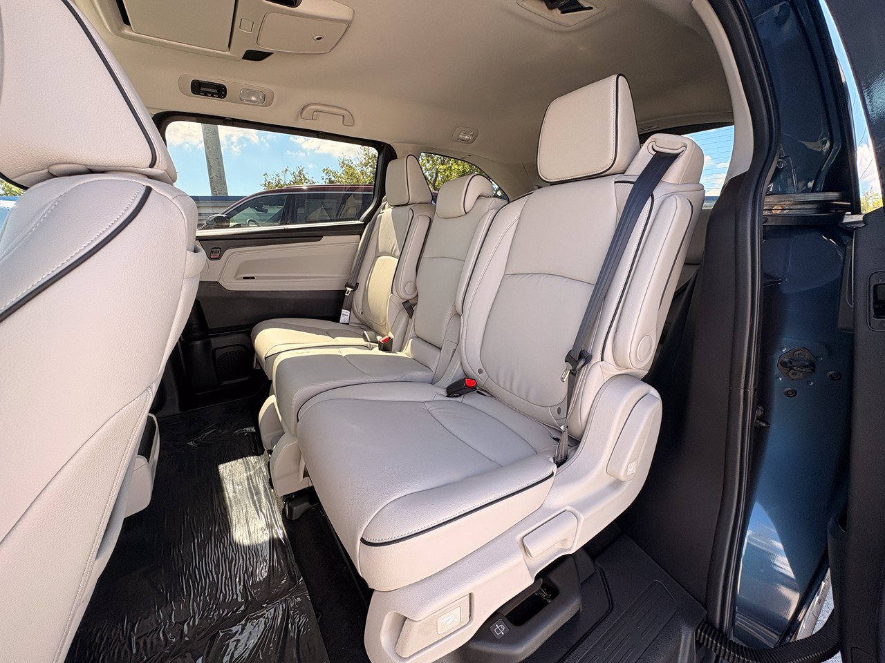 New 2027 Honda Odyssey Touring image 11