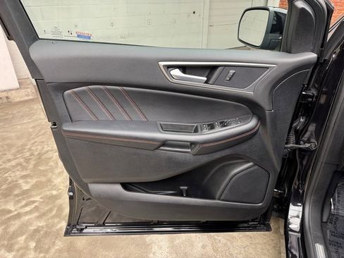 Certified 2024 Ford Edge ST-Line image 10