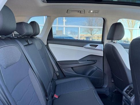 New 2026 Volkswagen Taos SE AWD/4WD image 5