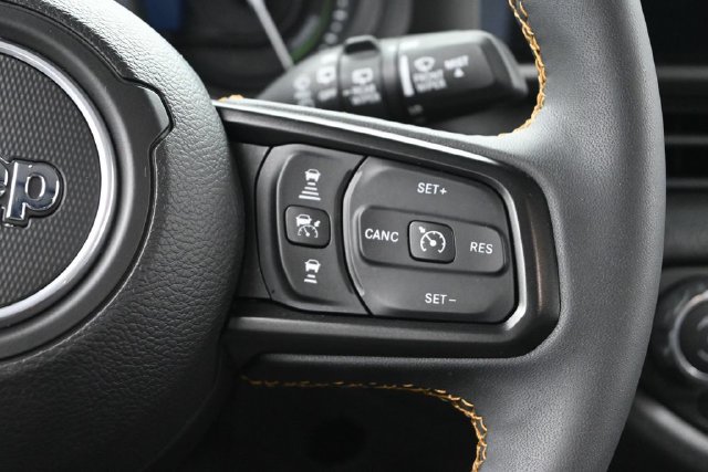 Used 2024 Jeep Wrangler Unlimited AWD/4WD image 29