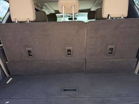 Used 2019 Ford Expedition Limited w/ Equipment Group 301A RWD image 9