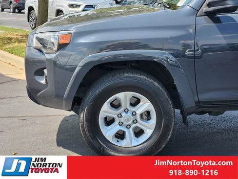 Used 2024 Toyota 4Runner SR5 AWD/4WD image 9