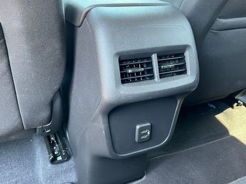 Used 2020 Chevrolet Equinox LT w/ Driver Convenience Package AWD/4WD image 32