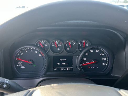 Used 2023 Chevrolet Silverado 1500 Custom image 12