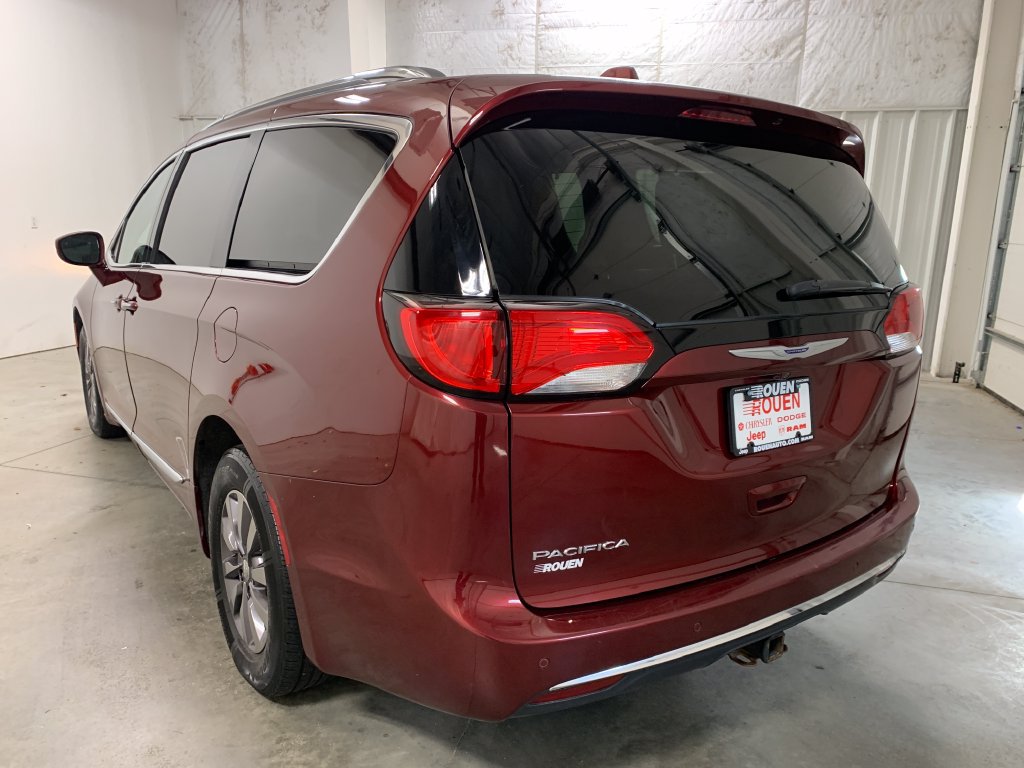 Used 2019 Chrysler Pacifica Touring-L Plus FWD image 5