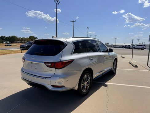 Used 2020 INFINITI QX60 Luxe w/ Essential Package FWD image 6
