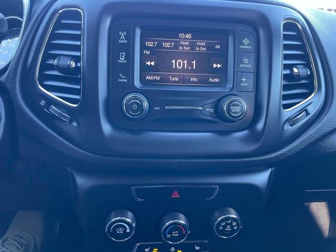 Used 2018 Jeep Compass Latitude w/ Cold Weather Group image 8