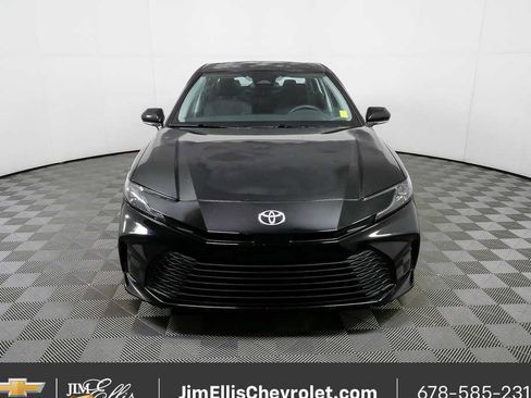 Used 2025 Toyota Camry LE image 32