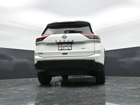 Used 2024 Nissan Rogue S AWD/4WD image 56