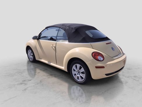 Used 2008 Volkswagen Beetle S FWD image 6