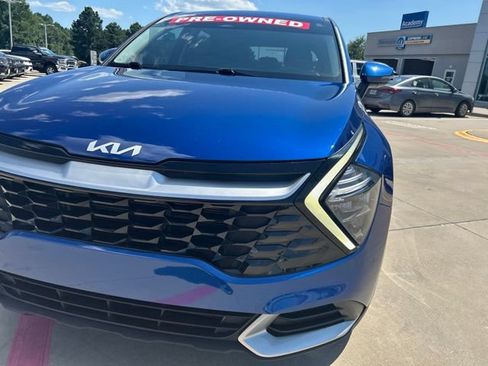 Used 2023 Kia Sportage EX FWD image 3
